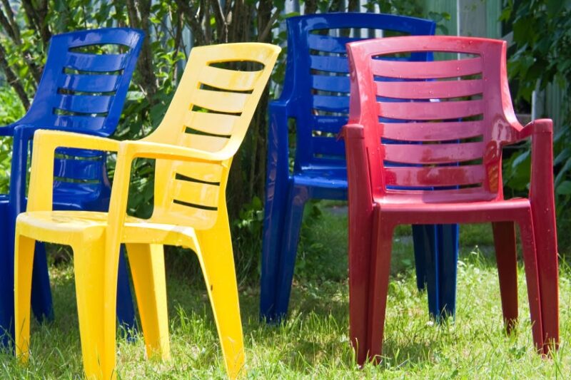 How to Spray Paint Plastic Chairs & Furniture