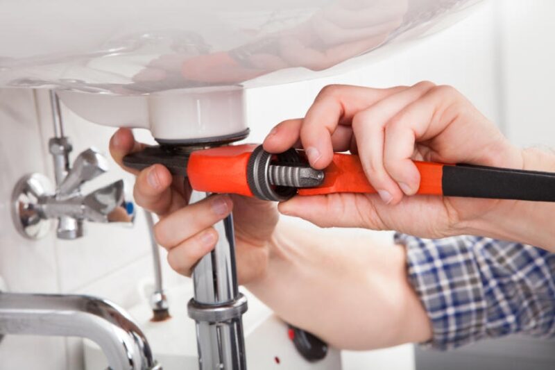 4 Plumbing Emergencies Anyone Can Fix